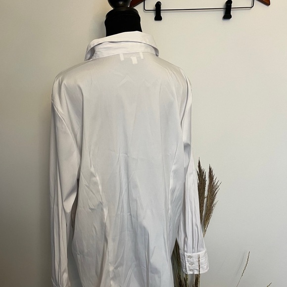 Marie Claire Classic White Shirt with embossed pattern size 2X - Picture 3 of 5